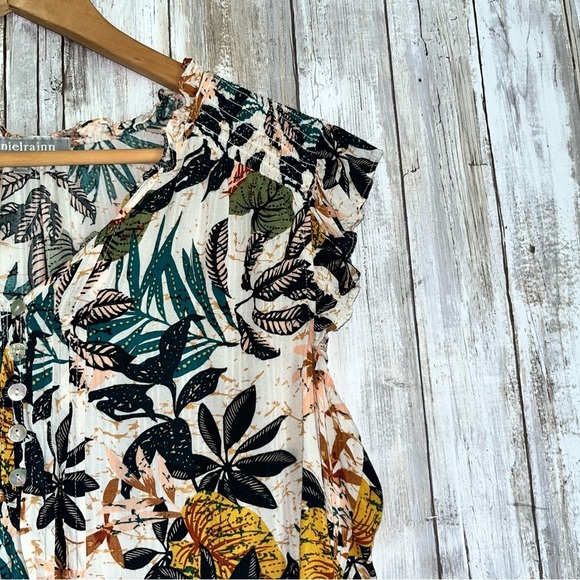 Daniel Rainn Liona Leaf Print Sleeveless Blouse - Picture 4 of 7